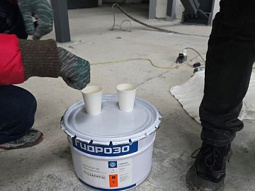 Подготовка компонентов грунтовочного состава ДенсТоп ЭП 100 на пробном участке