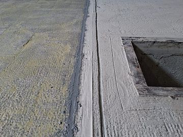 Заполнение анкерного пропила составом ДенсТоп ПМ 605 Тровел