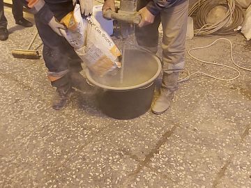 Добавление  сухого компонента материала Стармекс Сил Флекс.