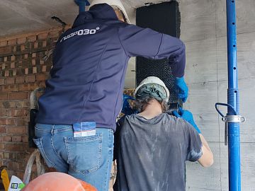 Монтаж холста на основание