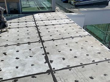 Стыки на плитах ЦСП, гидроизолированные составом Манодил Бонд Ф