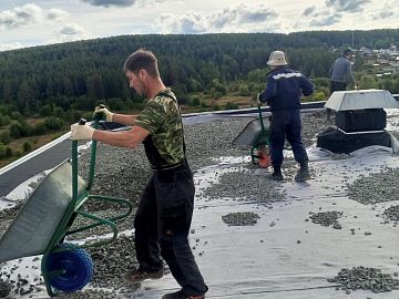 Присыпка ЭПДМ мембраны Преласти СТ балластом в виде щебня