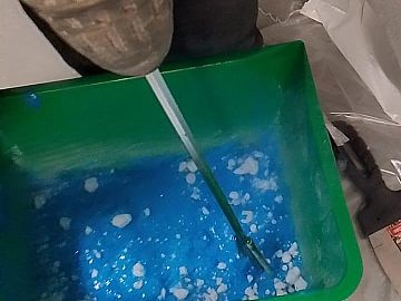 Загущение клея Манопокс 372 специальным составом Манопокс Тикс