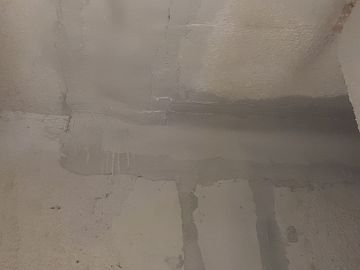 Вид деформационного шва после монтажа ленты