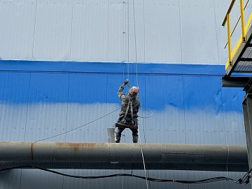 Нанесение финишного состава ДенсТоп ПУ 302