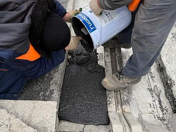 Подача состава в сухую обеспыленную и обезжиренную штрабу