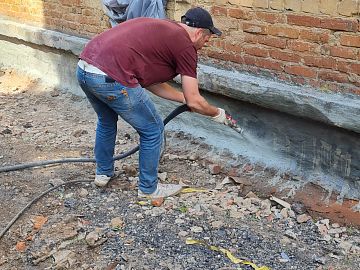 Нанесение гидроизоляционного состава Стармекс Сил