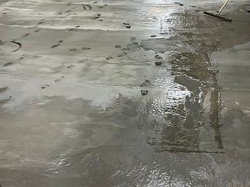 Общий вид площади с подготовленным поверхностным слоем "под каблук" (примерно 6-8 часов) для наненсение Стармекс Топ КР