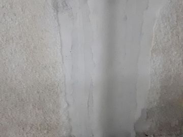 Вид деформационного шва после монтажа ленты