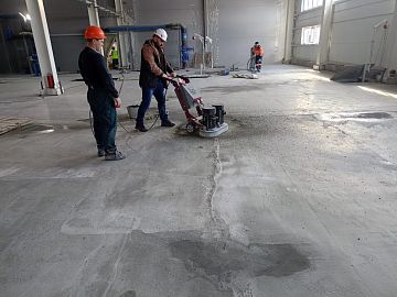 Механическая шлифовка основания перед нанесением химстойкого покрытия