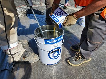 Процесс смешивания компонентов материала. Компонент Б2.