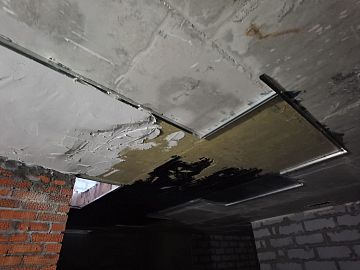 Нанесение Пирошел Цем по мокрой грунтовке Пирошел Бонд