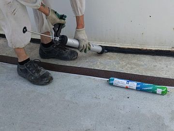 Герметизация примыкания к отмостке