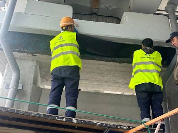 Монтаж и распределение холста по поверхности