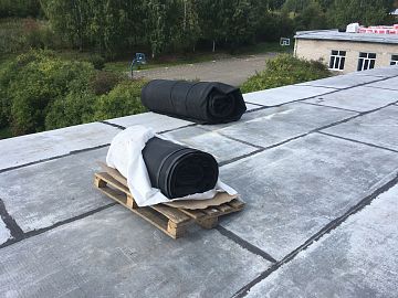 ЭПДМ мембрана Преласти СТ 1.2 мм на объекте