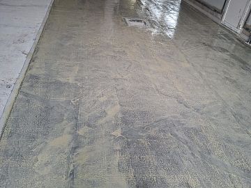 Грунтование следующего участка составом ДенсТоп ПМ 600