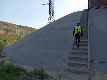 	Отремонтированная поверхность откосов насыпи составами Стармекс РМ3 и Стармекс РМ5 и гидроизоляционным составом Стармекс Сил Флекс