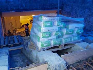 Тиксотропный ремонтный состав Стармекс РМ3 на объекте. Использовался для восстановления косоуров.