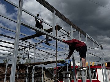 Нанесение первого слоя ДенсТоп ПУ 113