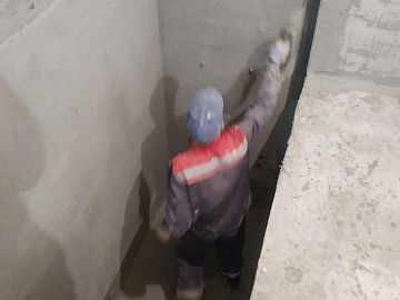 Площадная гидроизоляция составом Стармекс Сил Флекс в два слоя