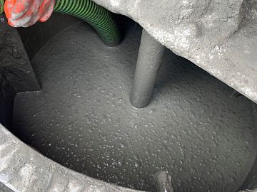 Замес состава Маноцем Гроут в станции