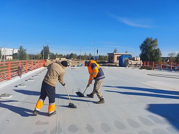 Очистка и обезжиривание поверхности перед нанесением ДенсТоп ПУ 700 Шелл