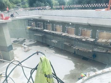 Ремонт поверхностей оконных проемов Манопоксом 331