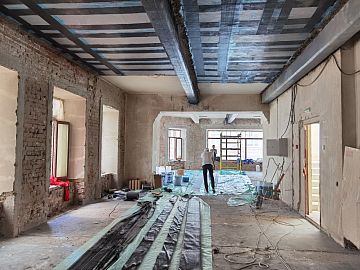 Общий вид усиленных по технологии КСУ потолочных плит и балок