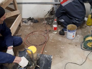 Инъектирование деформационного шва снизу вверх