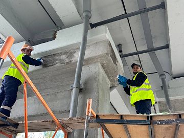 Обезжиривание поверхности при помощи ацетона, дополнительное обеспыливание