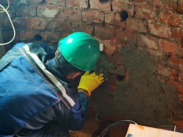 Нанесение состава Стармекс Лайм С в зоне инъекционных работ