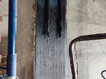 Монтаж холста на вертикальное основание