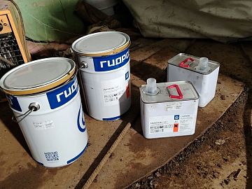 Подготовка жидких компонентов Манопокс 337 к смешиванию