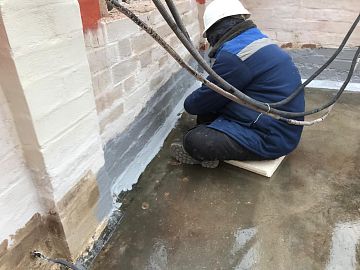 Мембрана сохраняет целостность и прочность даже при подвижках основания и резких перепадах температур.