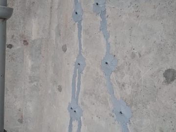 Трещины, инъектированные составом Манопокс 352ЛВ