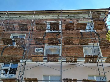 Разрушения фасада.