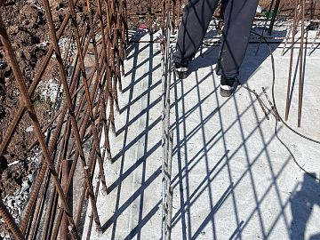 Вид выполненных отверстий для крепления инъекционного шланга