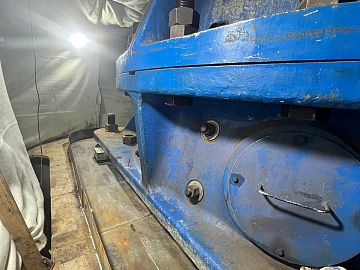 Проведены зачистка и обезжиривание металла