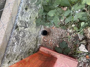 Скважины под манжетную колонну направленную к полости под кладкой