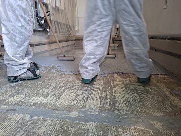 Нанесение состава с последующий прокаткой игольчатым валиком