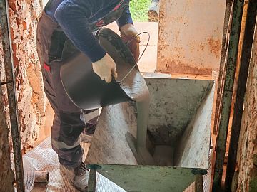 Подача состава Маноцем Фил в инъекционное оборудование