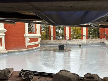 ДенсТоп МС 351 не содержит растворителей и изоцианатов, не имеет запаха, может наноситься в плохо проветриваемых помещениях.