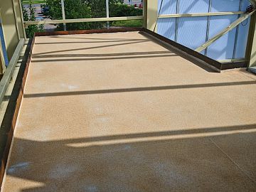 Итоговый вид системы гидроизоляции под асфальт со слоем просыпки ДенсТоп Филлер КР